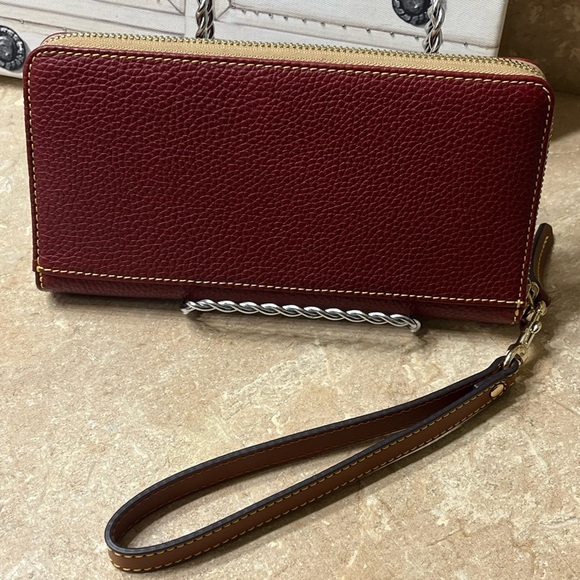 Dooney & Bourke Handbag, Pebble Grain Tote w/Wristlet Wallet, leather, red - Picture 15 of 16